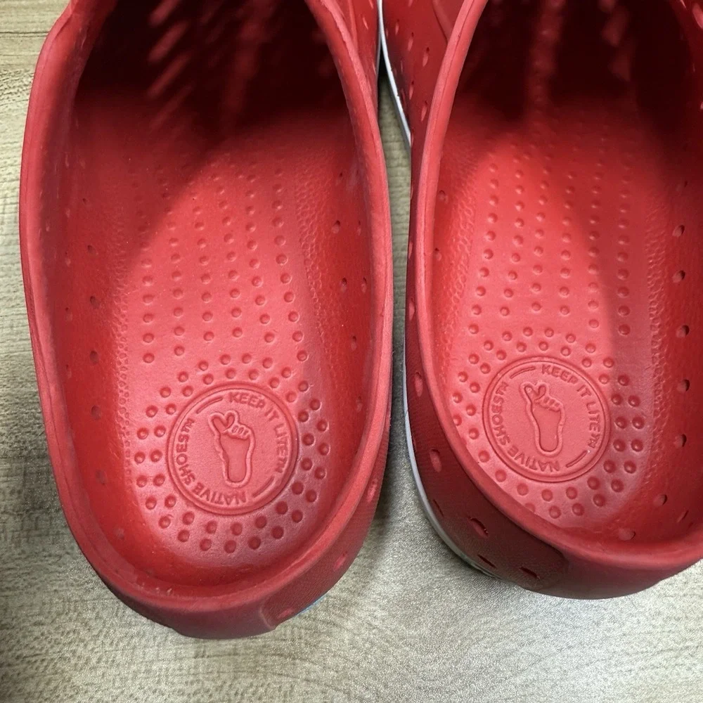 Native Disney Parks Minnie Mouse Red Jefferson Slip On Shoes Size J2 Kids‎